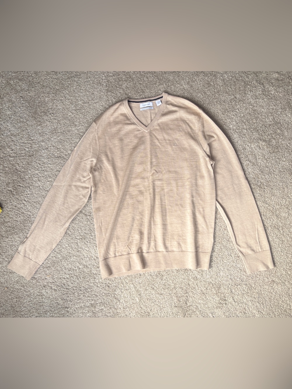 Calvin Klein extra fine merino Beige V-Neck Sweater - Lightweight Knit large